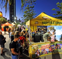 Surfers Paradise Beachfront Markets - Pubs Perth