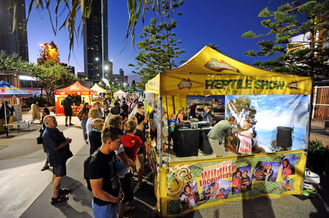 Surfers Paradise Beachfront Markets - Pubs Perth 0