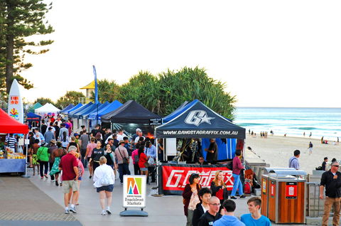 Surfers Paradise Beachfront Markets - Pubs Perth 1