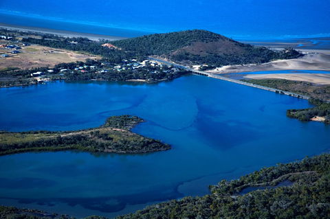 Causeway Lake Markets - Pubs Perth 0