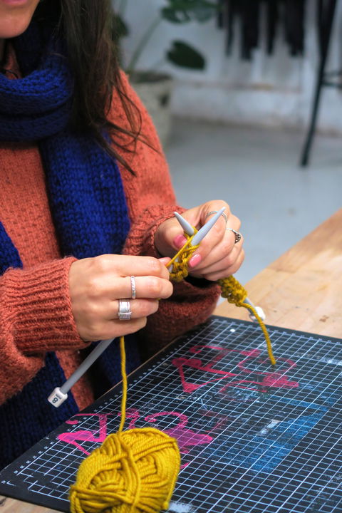 Knit & Sip! Make A Cosy Scarf - Pubs Perth 0