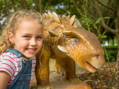 Mega Creatures At Hunter Valley Gardens - Postponed - Pubs Perth 2