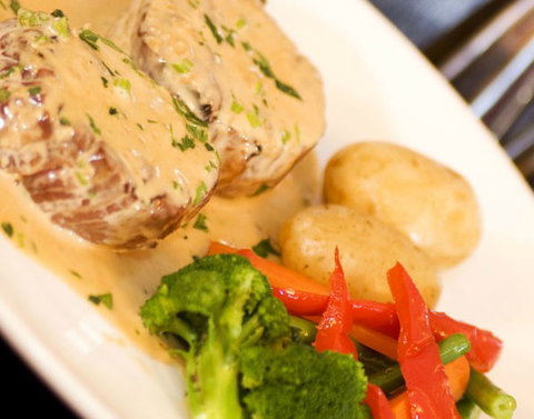 Pinocchios Restaurant - Pubs Perth 1