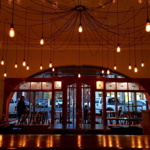 Eltons Eating + Drinking - Pubs Perth 2