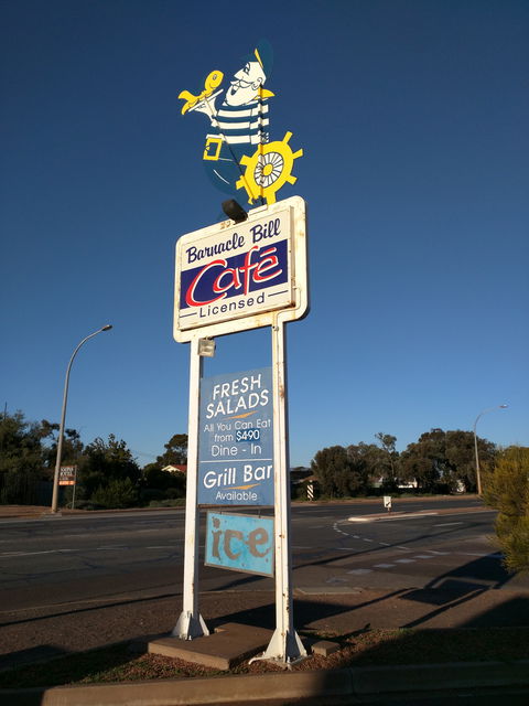 Barnacle Bill Family Seafood Restaurant - Pubs Perth 3