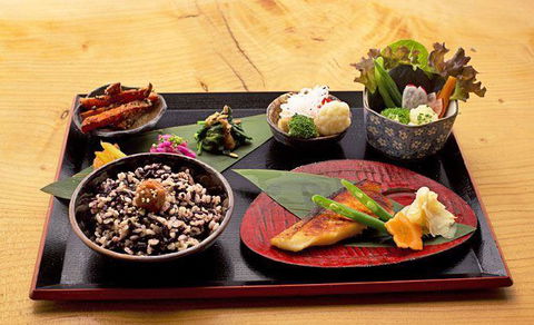 Wabi Sabi Salon - Pubs Perth 5