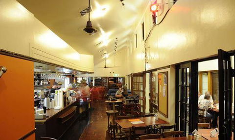 Bon Amici Wine Bar & Cafe - Pubs Perth 3