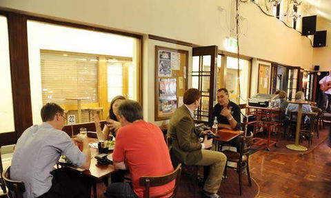 Bon Amici Wine Bar & Cafe - Pubs Perth 4
