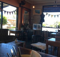 Two Birds Gallery Cafe - Pubs Perth