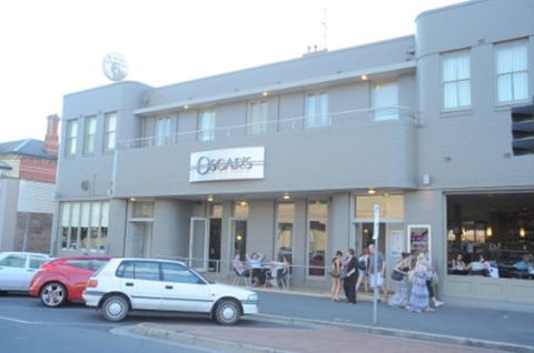 Oscar's Hotel And Cafe Bar - Pubs Perth 0