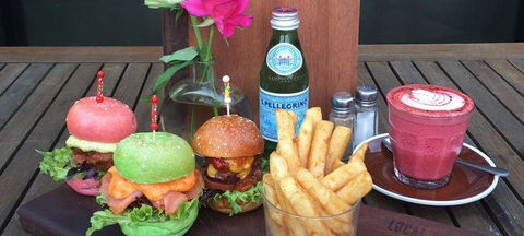 Simply Nile Cafe - Pubs Perth 3