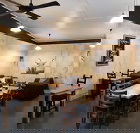 Meen Feedz - Pubs Perth