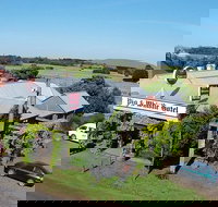 Pig  Whistle Hotel Restaurant - Pubs Perth