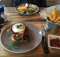 The Front Paddock Cafe - Pubs Perth