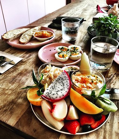 Bread & Circus Wholefoods Canteen - Pubs Perth 0