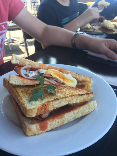 Deloraine Deli - Pubs Perth 12