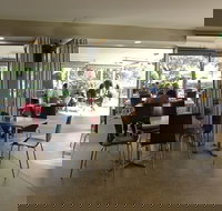 Sal's By The Lake - Pubs Perth