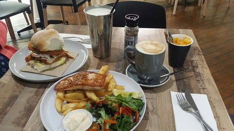 Higher Grounds Cafe Kincumber - Pubs Perth 0