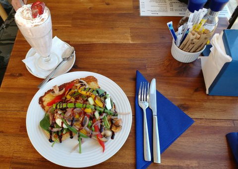 Brownie's On Budgewoi - Pubs Perth 0