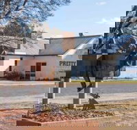 Pretty Pine Hotel - Pubs Perth