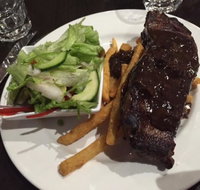 Tumbarumba Motel  Elms Restaurant - Pubs Perth