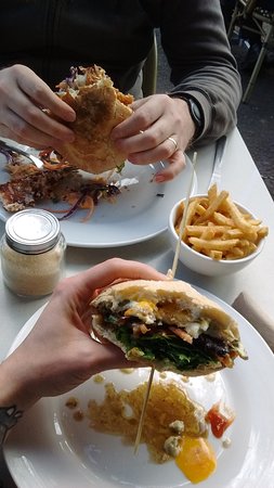 Two Hands - Pubs Perth 0