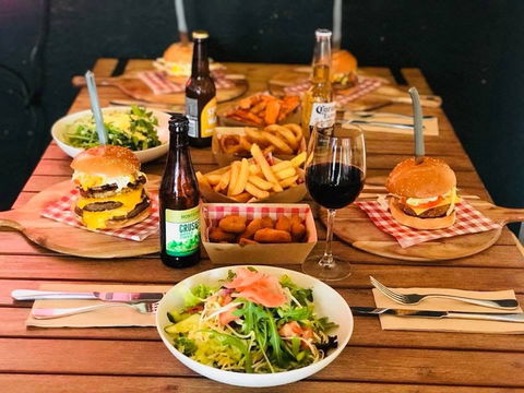 Kyneton Hotel - Pubs Perth 0