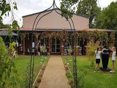 Red Earth Estate Dumpling House - Pubs Perth 1