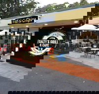Salty's Grill  Cafe - Pubs Perth