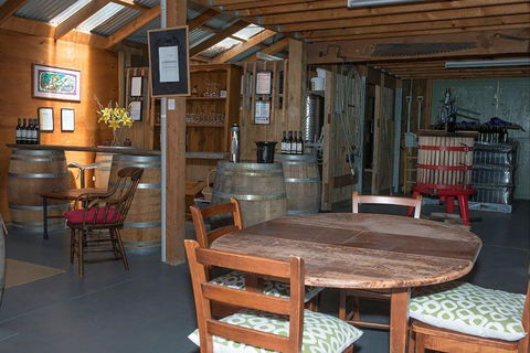 Wayawu Estate - Pubs Perth 2