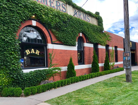 Farmers Arms Hotel Daylesford - Pubs Perth 0