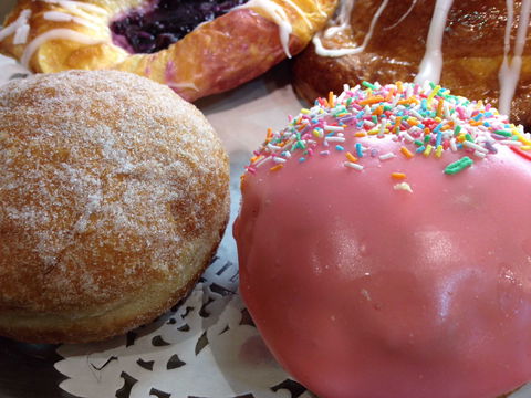 Kenny's Bakery Cafe - Southbank - Pubs Perth 0