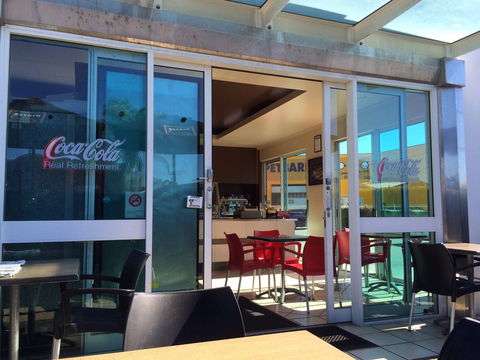 Pete's Upton St. Brasserie - Pubs Perth 0