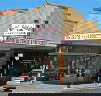 Isher Egless Bakers  Cafe - Pubs Perth