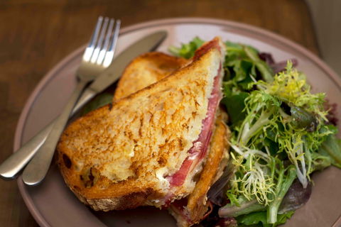 Le Peche Gourmand - Pubs Perth 2