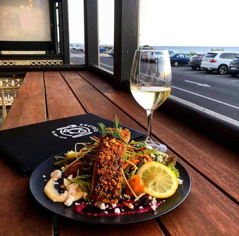 Secrets By The Sea - Pubs Perth 0