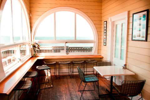 St Kilda Pier Kiosk - Pubs Perth 0