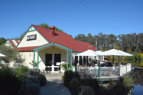 The Boathouse Restaurant At Lake Daylesford - Pubs Perth 0