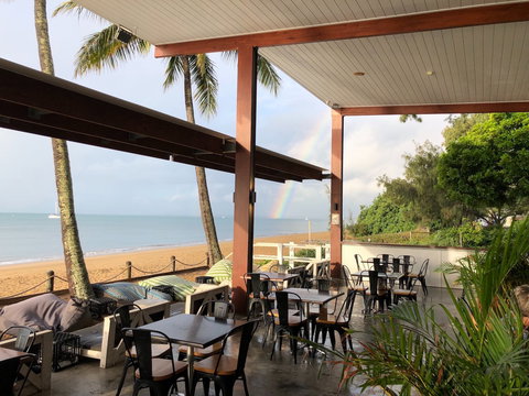 Enzo's On The Beach - Pubs Perth 0