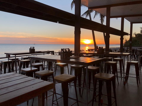 Enzo's On The Beach - Pubs Perth 2