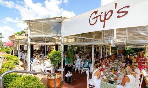 Gip's Restaurant - Pubs Perth 16