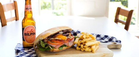 Barracks Bar - Crowne Plaza Hawkesbury Valley - Pubs Perth 0
