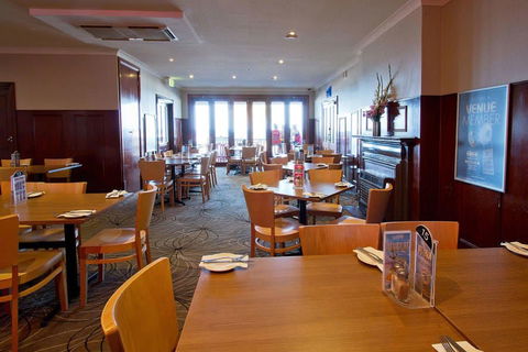 Fairview Chicken & Seafood - Pubs Perth 0