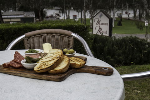 Cafe Mannum - Mannum Motel Complex - Pubs Perth 2