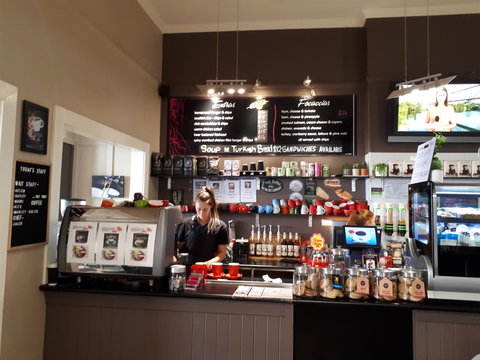 Helen's Coffee Lounge - Pubs Perth 1