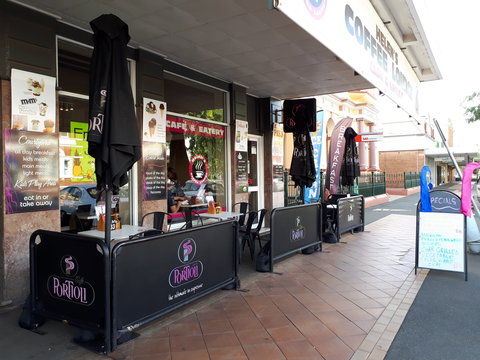 Helen's Coffee Lounge - Pubs Perth 2