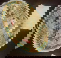 Lucky Hut - Pubs Perth