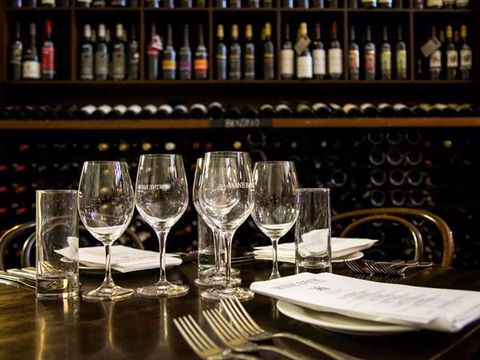 Wine Bank On View - Pubs Perth 1