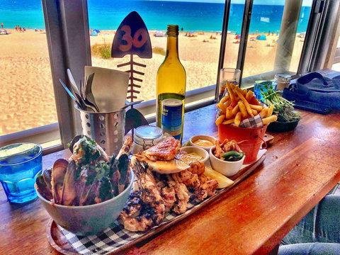 Clancy's Fish Pub - City Beach - Pubs Perth 0