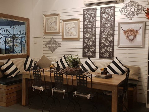 DJ's On Neill Cafe - Pubs Perth 0